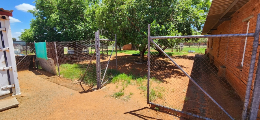 6 Bedroom Property for Sale in Ferreira Free State